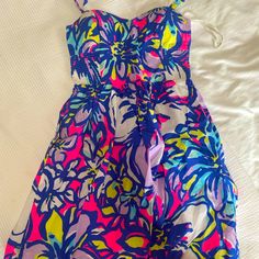 Lilly Pulitzer Flowered ‘Tropical Pin’ Dress Size 2- Nwt Tropical Floral Print Dress For Day Out, Tropical Multicolor Floral Print Sundress, Multicolor Tropical Print Sundress For Garden Party, Vibrant Floral Beach Dress Fitted, Fitted Floral Dress With Vibrant Print For Beach, Sleeveless Dress With Tropical Print For Holiday, Multicolor Hibiscus Print Spring Dresses, Spring Sleeveless Sundress With Hibiscus Print, Sleeveless Sundress With Hibiscus Print For Spring