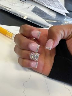 White Short Nails With Rhinestones On Ring Finger, Cute Short Nails With Diamonds, Short Diamond Nails Rhinestones, Short White Acrylic Nails Square With Diamonds, Acrylic Nail Designs French Tip Ideas Square, Baddie Shorties Acrylic Nails, Diamond Short Nails, Rhinestones On Short Nails, Short Nail With Rhinestones