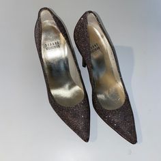 Perfect For The Holidays! Gently Worn. Minor Wear To Point On Left Shoe And Minor Wear To Heels. Stuart Weitzman Lam Fabric Pump. 3.8" Angled Heel. Pointed Toe. Low-Dipped Collar. Padded Leather Insole. Padded Outsole. Always Open To Offers Consider Bundling To Save Follow Me On Ig At @Astaticbeauty #Sparkleshoes #Heels #Party #Holiday #Pumps Lame Fabric, Sparkle Shoes, Stuart Weitzman, Shoes Women Heels, Follow Me, Shoes Heels, Sparkle, Pumps, Holidays