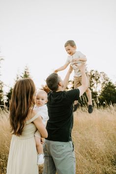 family photos with baby New Family Of 4 Photos, Family Photo Poses Family Of 4, 2 Under 2 Family Pictures, Family Of 4 Portraits, Family Pictures 2 Kids, Family Photos Two Toddlers, Family Of 4 Photoshoot With Baby, Family Photos With Two Toddlers, Family Pictures With Baby And Older Kids