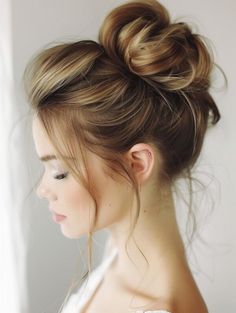 Discover 24 trendy messy buns for medium hair in 2024. These stylish looks are perfect for keeping up with the latest fashion trends. Medium Length Bun Hairstyles, Wedding Bun Hairstyles, Quinceanera Hairstyles