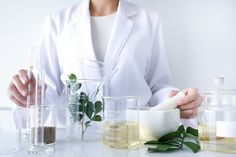 Cosmetics Laboratory, Making Cosmetics, Natural Organic Skincare, Naturopathic Doctor, Skincare Ingredients, Homemade Skin Care, Natural Living, Alternative Medicine, Herbal Medicine