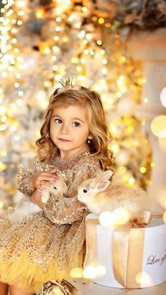 Beautiful Dp For Whatsapp, Attitude Girl Dp, Dpz For Whatsapp, Best Dp, Beautiful Dp, Baby Christmas Photography, Dp For Whatsapp Profile, Christmas Pictures Outfits, Christmas Family Photoshoot