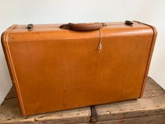 "This listing is for the Vintage Samsonite Luggage Collage titled Deep in the Marsh by Candiland Art. Suit case is in good used condition and the interior is acceptable for storage use. Case measures 21.5\"x14\"x8.5\". The lively collage scene is waterproofed under a layer of epoxy, and yes it can be cleaned and touched. The epoxy has a drip effect on the top, you can see in photos. Took me a while to plan this piece, it was something I wanted to do for a long time. Please follow our shop link f Rectangular Travel Bag With Leather Lining, Classic Rectangular Cases For Overnight Trips, Vintage Rectangular Luggage For Overnight Trips, Vintage Rectangular Luggage For Business Trips, Kelly Brown, Samsonite Luggage, Suitcase Storage, Mannequin Art, Room Planning