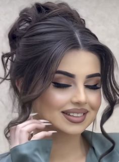 Fancy Hairstyles For Weddings, Straight Hairstyles With Volume, Hair Styles For Pakistani Wedding, Updo For Square Face, Old Bollywood Hairstyles, Bride Updo Front View, Bride Chignon, Arab Wedding Hairstyles, Saudi Wedding Hairstyles