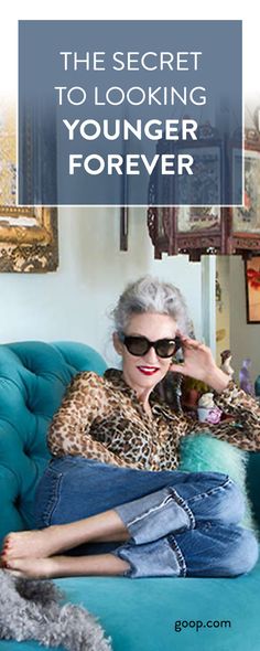 There are 5 key factors that make aging more pronounced after 40. Click on through for the full list and how to fight back. Fashion Over 60 Aging Gracefully, Fashion Over 60, Linda Rodin, Looking Younger, Mode Tips, Over 60 Fashion, Diane Keaton, 50 And Fabulous, Advanced Style