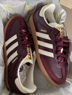 Samba Shoes, Samba Outfit, Skor Sneakers, Dr Shoes, Adidas Samba Og, Shoe Wishlist, Samba Og, Sneakers Mode