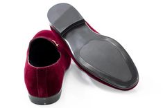 Featuring a plush maroon velvet exterior and finely crafted leather breaded buckles, these loafers give an immediate impression of sophistication. Buckle Shoes, Slip On Sneaker, Slippers, Loafers, Slip On, Buckle, Velvet, Exterior, Sneakers