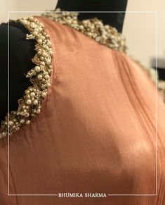 Casual Bridal Dress, Kerala Saree Blouse Designs, Kurti Sleeves Design, Emb Designs, Lehenga Blouse Designs, Bridal Dress Fashion, Embroidered Blouse Designs, Blouse Hand Designs, Embroidery Suits Design