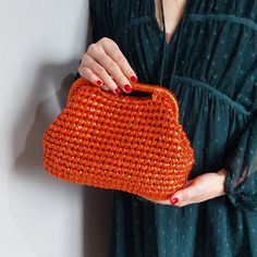 "🌟 Elevate your style with our stunning Orange Metallic Clutch Bag - the perfect accessory for weddings, evening soirées, and special occasions. Choose from over 20 exquisite colors and three versatile sizes, including small, medium, and large. This captivating Orange Wedding Bag for Woman, crafted with leatherlike and metallic yarn, adds a touch of glamour to your ensemble. 👜 Our spacious interior accommodates all your essentials, ensuring functionality and style for your night out or daily e Clutch Bag Wedding Guest, Elegant Top Handle Clutch As A Gift, Elegant Evening Bag As Gift, Gift Clutch Pouch With Top Carry Handle, Pouch Clutch With Top Carry Handle As Gift, Elegant Orange Clutch For Party, Handheld Evening Bag With Detachable Handle, Elegant Orange Bag, Elegant Orange Rectangular Clutch