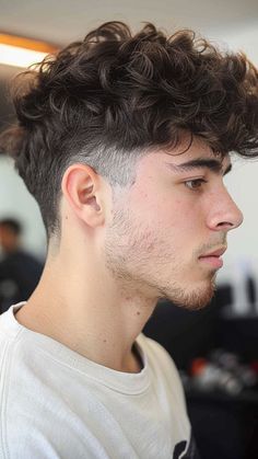 Men Short Hairstyle Curly, Cool Men Haircut, Men Haircuts For Curly Hair, Men's Curly Hairstyle, Haircut With Lines Mens, Haïr Style For Curly Hair Men, Hier Style Hair Man, New Hairstyle For Men 2024, Hairstyles For Men With Wavy Hair