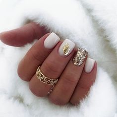 Instagram Milky White Pedicure, Glitter Design Nails, White Fall Nails, Pedicure Glitter, Fall Nails 2023, Pedicure And Manicure, White Pedicure, Finger Art, Manicure Nail Designs