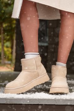 Faux Fur Platform Slippers in Light Natural | Altar'd State Fur Platform Boots, White Dress Skirt, Boots Uggs, Fall Footwear, Booties For Women, Fall Closet, Ugg Mini, Platform Slippers, Plus Size Shopping