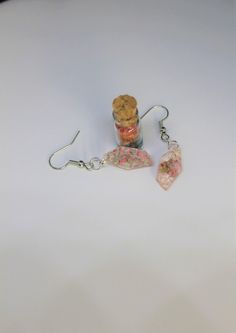 Queen Anne's Lace Pink Pressed Flower Earrings, dried flower earrings, botanical jewelry, confetti earrings, terrarium earrings Dried Flower Earrings, Pressed Flower Earrings, Queen Annes Lace, Botanical Jewelry, Pressed Flower, Earrings Photo, Dried Flower, Pressed Flowers, Flower Earrings