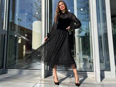 Over 50 Ways to Wear a Tulle Skirt Anytime & Anywhere - YOUR TRUE SELF BLOG Mesh Skirt Outfit Ideas, Glitter Skirt Outfit, Evening Gala, Glitters Skirt, Midi Skirt Black, Mesh Skirt