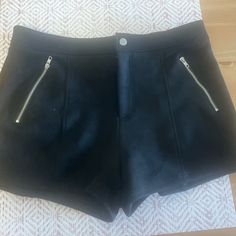 Suede Black Shorts Sz: 0x Zipper In Front And Pockets Black Shorts, Forever 21, High Waist, High Waisted, Womens Shorts, Zipper, Women Shopping, Black, Color