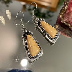 Never Worn Cute Earrings Lightweight, Silver, Beige Crackle Stone. Looks Like Spoon Jewelry..If You Know You Know! Boho Style Boho Silver Earrings, Stone Fish, Spoon Jewelry, Fish Hook, Cute Earrings, Boho Style, Jewelry Inspiration, Boho Fashion, Silver Earrings