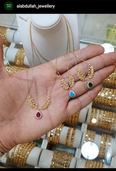 Light Weight Gold Jumkhas, Lockets Gold Indian For Women, Necklace Design Ideas, Gold Necklace Design, Women Gold Necklace, Gold Jewels Design, Gold Earrings Models