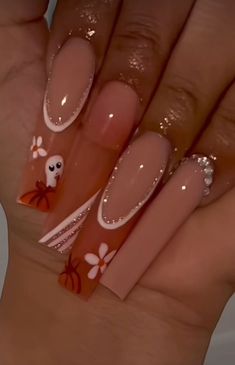 Kail Uchis Nails, Long Acrylic Nails Coffin Fall, Atum Nails Design, Holloween Nails Acrylic Simple, Fall Acyrilics Nails, Fall Acrylic Nail Ideas Autumn, Long Square Acrylic Nails Fall, Fall Themed Acrylic Nails, Fall Polygel Nails