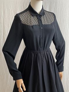 This classic silk blouse is the epitome of effortless elegance. The sleek black color and classy silhouette make it a versatile staple for any occasion, from business meetings to evenings out.  Material: main fabric 100% silk; insert 80% polyester, 20% elastane Tag size: 36 (EU), perfect fits XS/S Condition: excellent  vintage condition  Measurements (laying flat): Shoulders: 34 cm / 13,3" Armpit to armpit: 45 cm / 17,7" Half-Waist: 45 cm / 17,7" Length: 64 cm / 25,1" Sleeves: 59 cm / 23,2" ★A small boutique with unique and niche styles. All items select with love and passion. I hope you'll enjoy the collection. ★ Vintage clothes may come with minor flaws due to pre-loved wear. But most importantly it is a one-of-a-kind piece with its own character. ★Please use low-temperature water and na Classic Black Shirt, Retro Mode, Natural Silk, Retro Stil, Style Classic, Style Retro, 2 A, Silk Blouse, Retro Style