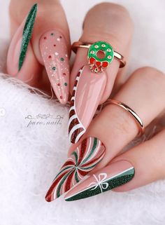 December Nails Christmas, Nail Art Noel, December Nails, Retro Nails, Lavender Nails, Nails Christmas, Trim Nails, Xmas Nails, Christmas Nail Designs