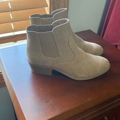 Arizona Size 8.5 Booties Nwot Casual Booties With Stacked Heel, Medium Width, Casual Booties With Stacked Heel, Casual Slip-on Booties With Stacked Heel, Casual Booties With Stacked Heel And Round Toe, Casual Medium Width Slip-on Booties, Arizona Jeans, Bootie Boots, Arizona, Ankle Boots