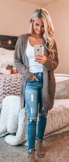 Short Booties Outfit, Fashion Outfits Ideas, Trendy Fall Fashion, Short Booties, Fall Fashion Trends Women, Booties Outfit, Cute Spring Outfits, Cardigan Outfits, Cute Fall Outfits