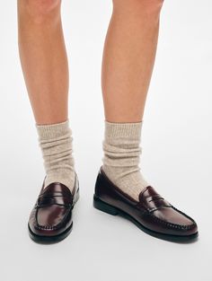 We stand for the everyday luxury of cashmere, so it makes sense that we’d take the same approach with our accessories. Featuring a wide ribbed texture, these stretch cashmere socks are designed to mix or match with all your White + Warren favorites. The best way to show them off? Wear them scrunched down with joggers and sneakers for a cool, sporty look. Details Unisex. 93% Cashmere, 6% Elastane. Dry clean only. Style #21031 Clogs Heels, Ribbed Socks, Cashmere Socks, Childrens Hats, Everyday Luxury, Ribbed Texture, Everyday Luxuries, Black Friday Shopping, Sneaker Heels