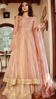 Simple Outfit For Wedding Guest, Dupatta Designs Ideas With Lace, Modest Lehenga, Wedding Dresses Pakistani Party Wear, Simple Pakistani Dresses Party Wear, Frock Organza, Desi Wedding Dresses, Lehenga Designs Simple, Traditional Indian Dress