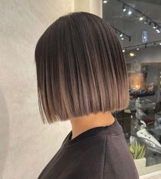 Natural Hair Care Tips, Chin Length Hair, Short Hair Balayage, Haircuts Straight Hair, Long Bob Hairstyles, Short Hair Color