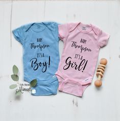 This is a great way to reveal your gender reveal for your social media and props for your photos! How to order: All bodysuits are white Gerber brand sized 0-3 short Choose color Under personalization enter the last name of the baby * NO date will be added to this We will mail 48 hour from your order and wrap it in our signature box Gender Reveal Onesie Ideas, Gender Reveal Onesie, Gender Reveal Onesies, Pink Gender Reveal, Blue Gender Reveal, Onesie Ideas, Birthday Skirt, Gender Reveal Ideas, Baby Gender Reveal