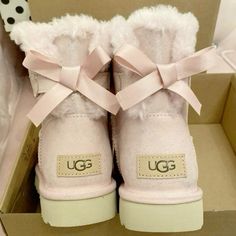 Coquette Winter, Cute Uggs, Uggs With Bows, Boots For Winter, Pretty Sneakers, Pink Uggs, Dr Shoes, Pink Xmas, Pretty Shoes Sneakers