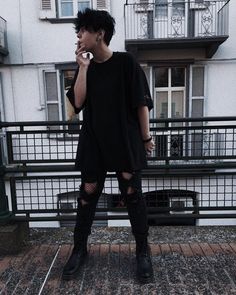 Trans Goth Aesthetic, Mens Goth Outfits, Goth Style Men, Punk Boy Aesthetic, Trans Outfits Ftm, Male Punk Outfits, Trans Ftm Outfits, Alt Boy Aesthetic, Goth Boy Aesthetic