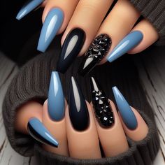 Blue Black Nails Short, Nails With Chains, Nails Black Coffin, Coffin Nails Black, Classy Coffin Nails, Coffin Nails Short, Summer Coffin Nails, Nail Sunny, Blue Stiletto Nails