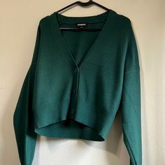 Never Worn! Forest Green Cardigan, Cardigan Verde, Green Cardigan, Cropped Cardigan, Dark Red, Forest Green, Sweaters & Cardigans, Cardigans, Sweaters For Women