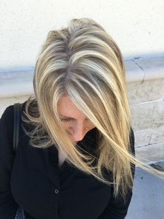 Blonde Hair With Grey Highlights, Long Hair Highlights, Grey Blonde Hair, Dyed Blonde Hair, Brown Hair With Blonde Highlights, Blending Gray Hair, Honey Blonde Hair, Gray Hair Highlights, Blonde Hair Looks