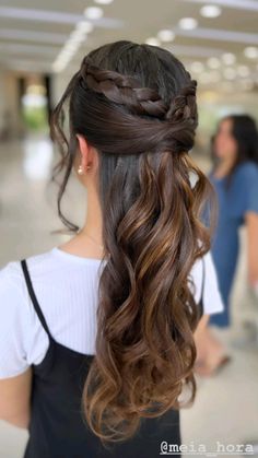 Recuerdos Primera Comunion Ideas, Red Carpet Hair, Bridal Hair Inspiration, Elegant Dresses Classy, Just The Way, Pre Wedding