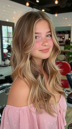 Highlight Hair Color Blonde, Hair Frame Highlights, Face Framing Highlights Blonde Hair, Face Framing Highlights On Blonde Hair, Highlight Dimension Hair, Highlighted Face Framing, Blonde Face Frame Highlights, Blonde Highlights Inspiration, Blonde Hair Inspiration Highlights