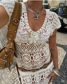 Sequin Bag Outfit, Festival Crochet Outfit, Hippie Concert Outfit, Woodstock Outfit, Chunky Jewellery, Summer Jewellery, Coachella Outfit, Fantasias Halloween, Crochet Skirt