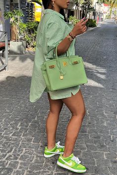 Striped Loose Long Sleeve Shirt and Shorts Suit Shirt Collar Styles, Looks Street Style, Looks Black, Casual Stripes, Turndown Collar, Looks Chic, Looks Style, Lookbook Outfits, Two Piece Outfit