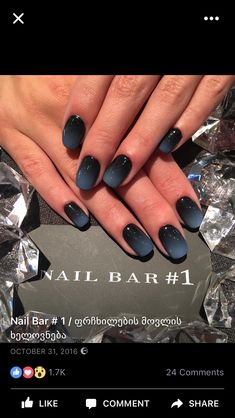 Short Nails Cateye, Nails Amber, Black Cat Eye Nails, Moody Nails, Nail Art Cat Eye, Dark Gel Nails, Dark Nail Art, Membentuk Alis, Minimal Nails Art