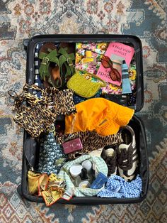 Golden Life, Fashion Design Portfolio, Vintage Suitcase, Suitcase Packing, What In My Bag, Goal Planning, Train Case, Love Craft, Travel Items