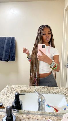 Brown Blonde Mix Knotless Braids, Black And Honey Brown Boho Braids, Honey Brown And Black Braids, Light Brown And Black Braids, Brown Mixed With Black Box Braids, Boho Braids Honey Blonde, Braids With Highlights, Colored Knotless Braids, Braids Color Ideas