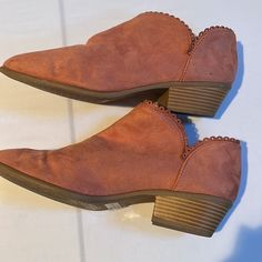 Qupid Size 10 Suede Peach / Coral Booties With Stacked Heel Run Big Imo I Am A True 10 Like New Other Than ** Spot On Left Shoe ( Surface Spot) I Don’t Have Suede Eraser & Brush At The Moment Leopard Print Ankle Boots, Chunky Heel Ankle Boots, Tan Booties, Western Ankle Boots, Buckle Ankle Boots, Qupid Shoes, Western Booties, Pull On Boots, Brown Ankle Boots