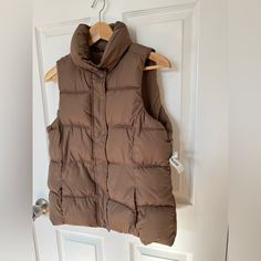 New. No Flaws. Size S, Fit Tts. Beautiful Chocolate Brown Color. Thick And Warm Puffer Vest. **Bundle And Save **Open To Offers **No Low Ball Offers Brown Puffer Vest, Navy Puffer Vest, Blue Jean Vest, Old Navy Vest, Puff Vest, Navy Quilt, Sherpa Vest, Chocolate Brown Color, Lightweight Vest