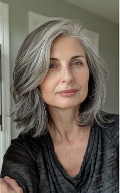 Grey Hair Looks, Grey Bob, Long Shag Haircut, Gorgeous Gray Hair, Beautiful Gray Hair, Hair Advice, Summer Hair Color, Mode Inspo