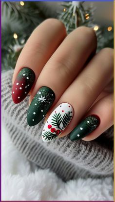 easy christmas nails aesthetic Rustic Christmas Nails, Aesthetic Winter Nails, Celebration Nails, Navidad Nails, Classy Nail Art Ideas, Nail Art Noel, Summer Nails Almond, December Nails, Glittery Nails