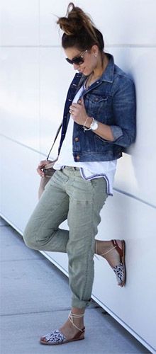 Street Style Women Cargo Pants Outfit, Cargo Pants Outfits, Cargo Pants Style, Olive Pants, Women Cargo Pants, Cargo Pants Outfit, Camping Outfits, Outfit Trends, Women Cargos