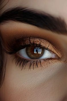 Rust Gold Eye Makeup, Brownish Eyeshadow Looks, Dark Brown Eyeshadow Makeup, Makeup For Auburn Hair And Brown Eyes, Solid Eyeshadow Look, Brown Eye Glam Makeup, Brown Shimmer Eyeshadow Look, Brown Hooded Eye Makeup, Autumn Esthetics