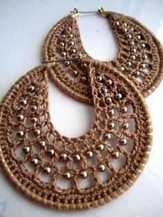 several pictures of different types of necklaces and earring sets, including gold - colored beads